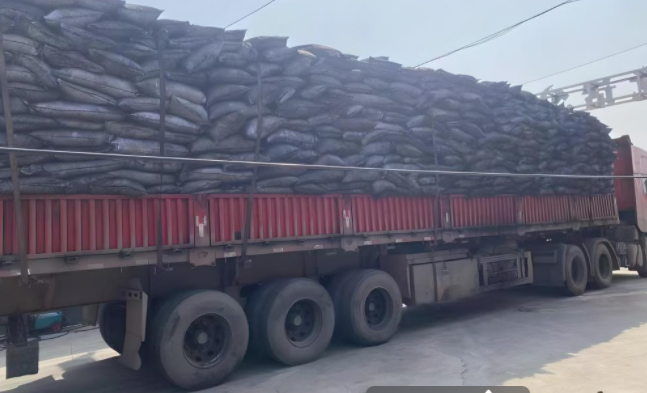 <a href=http://weiqiwangvip.cn/zzhxt/ target=_blank class=infotextkey>柱狀活性炭</a>，廢氣活性炭發(fā)車
